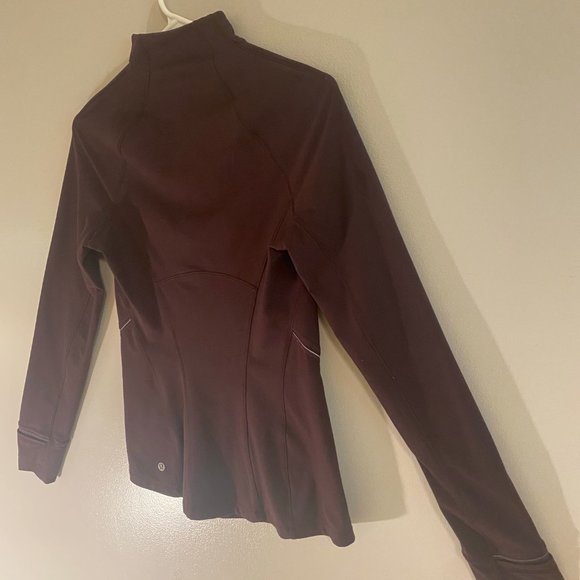 LIKE-NEW Lululemon Fresh Tracks 1/2 Zip Pullover - Picture 6 of 8